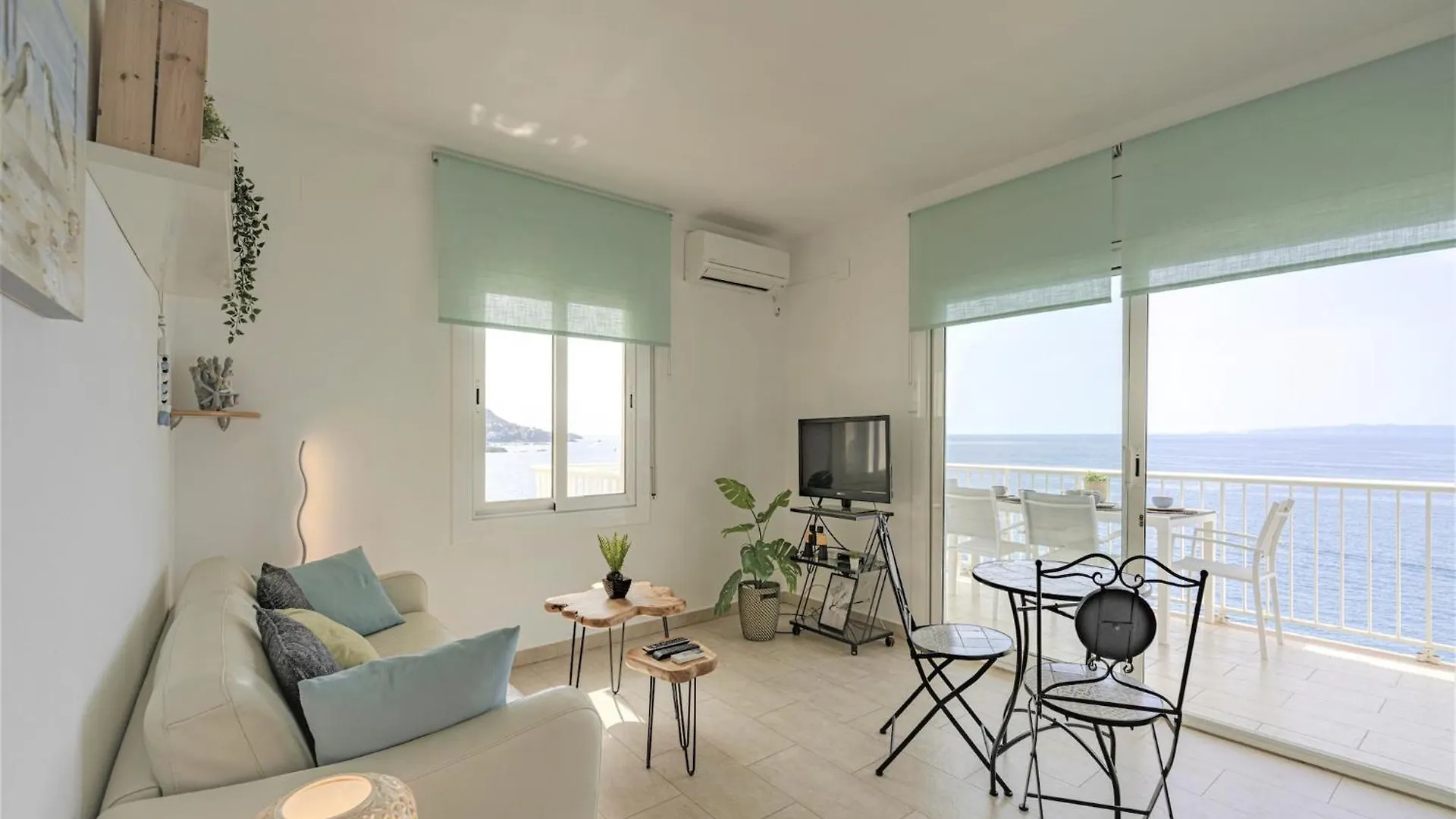 Pretty Apartment With Balcony Roses